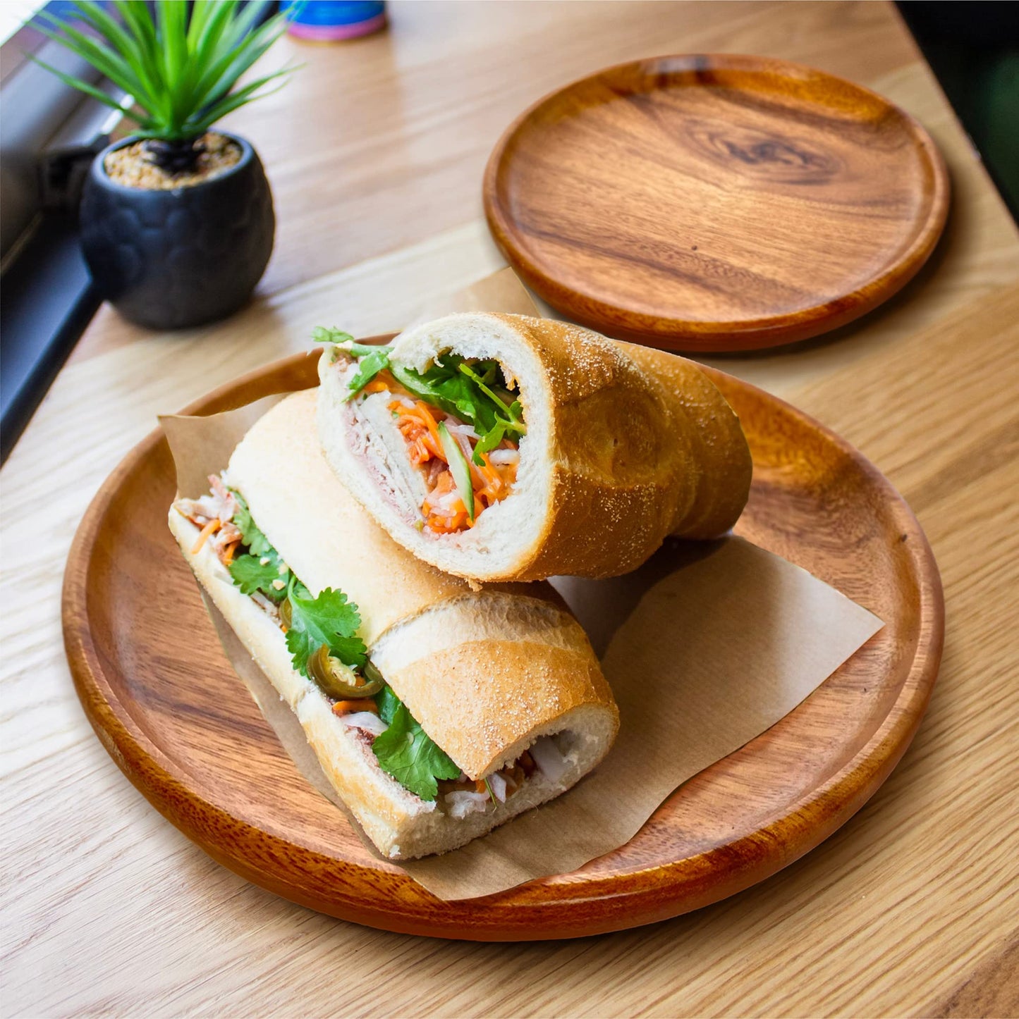 WRIGHTMART Wooden Plates, Set of 4 Wood Servers, Dinnerware Handcrafted of Acacia Hardwood, Versatile Tableware, for Dinner, Lunch, Breakfast, Charger Plate, Platter, Natural