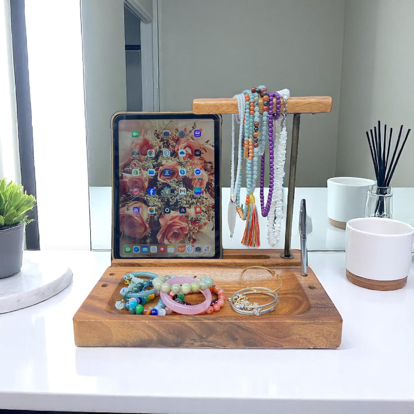 WRIGHTMART Wooden Headphone Stand for Over-Ear Headphones, Cell Phone, iPad, iPhone, Compatible with Bose, Beats, Sony, Sennheiser, Made from Beautiful Acacia Wood