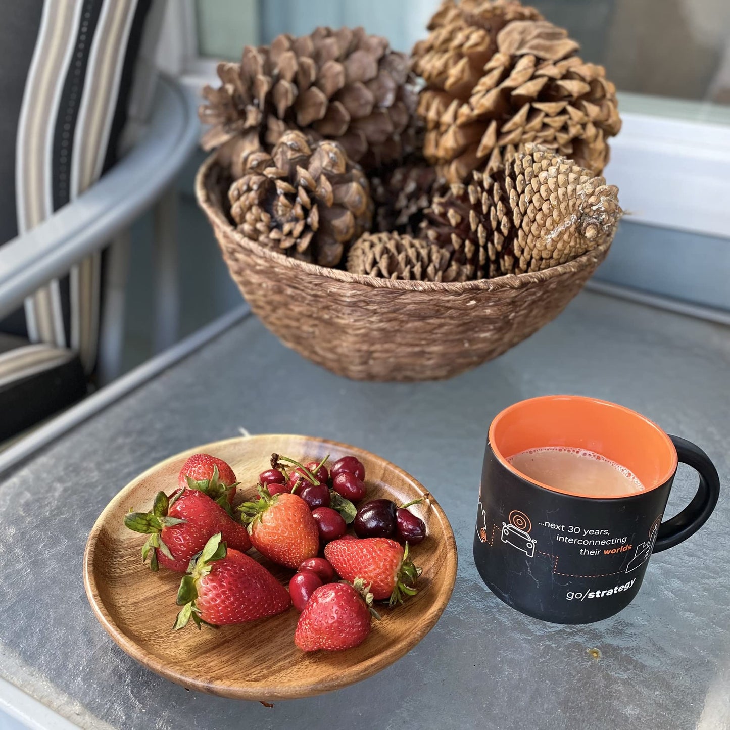 WRIGHTMART Wooden Plates, Set of 4 Wood Servers, Dinnerware Handcrafted of Acacia Hardwood, Versatile Tableware, for Dinner, Lunch, Breakfast, Charger Plate, Platter, Natural