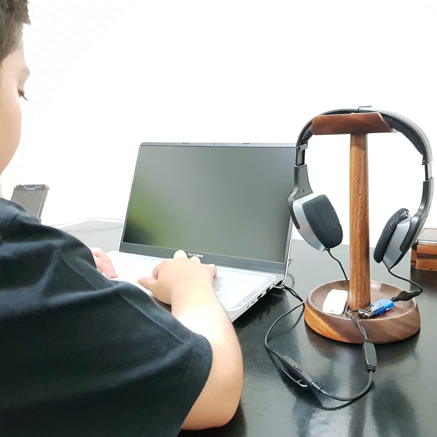 WRIGHTMART Wooden Headphone Stand for Over-Ear Headphones, Cell Phone, iPad, iPhone, Compatible with Bose, Beats, Sony, Sennheiser, Made from Beautiful Acacia Wood